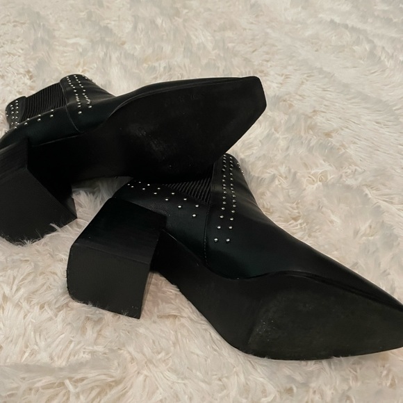 Uniqie Sol Sana studded, square heeled booties - Picture 6 of 13